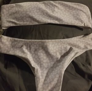 Thong bandeau bikini